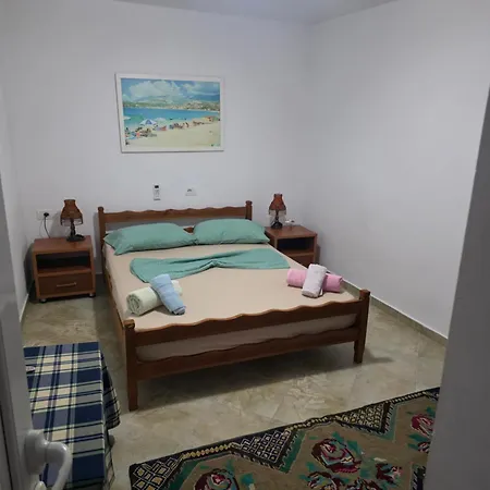 Beachfront Apartman *